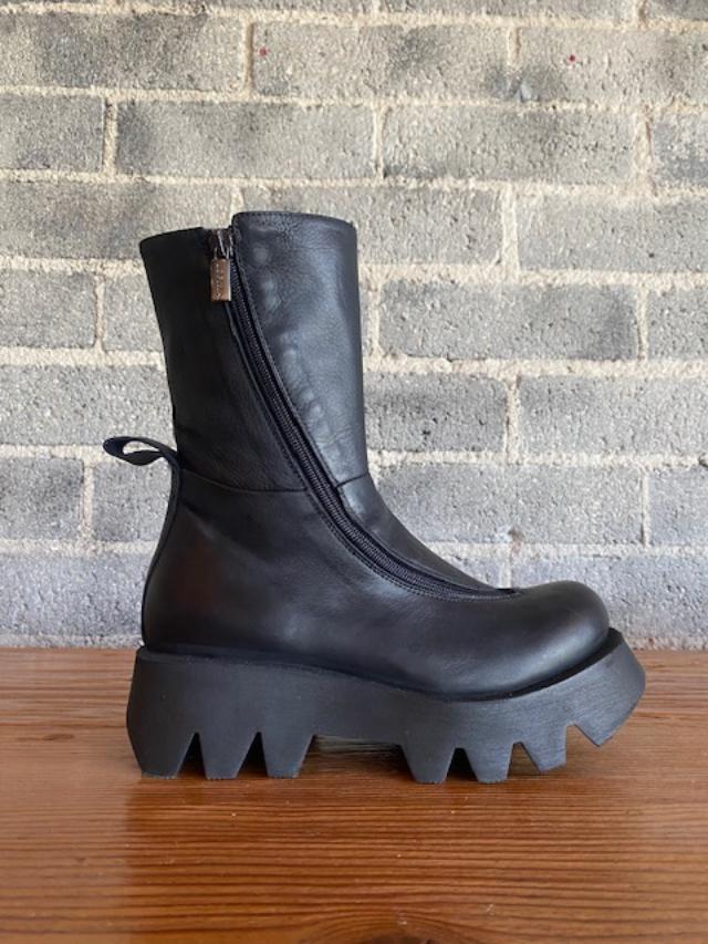 Lofina Wrap Around Zipper Boots