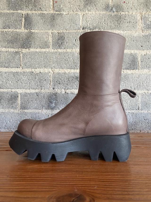 Lofina Wrap Around Zipper Boots