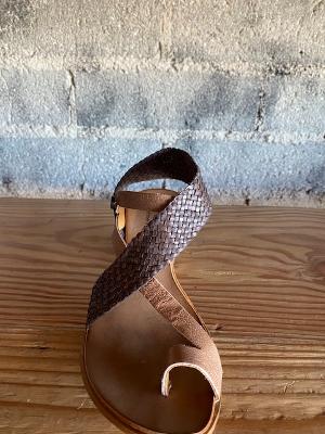 Cydwoq Draw Heel Sandal